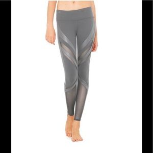 Alo Epic Legging in glacier XS